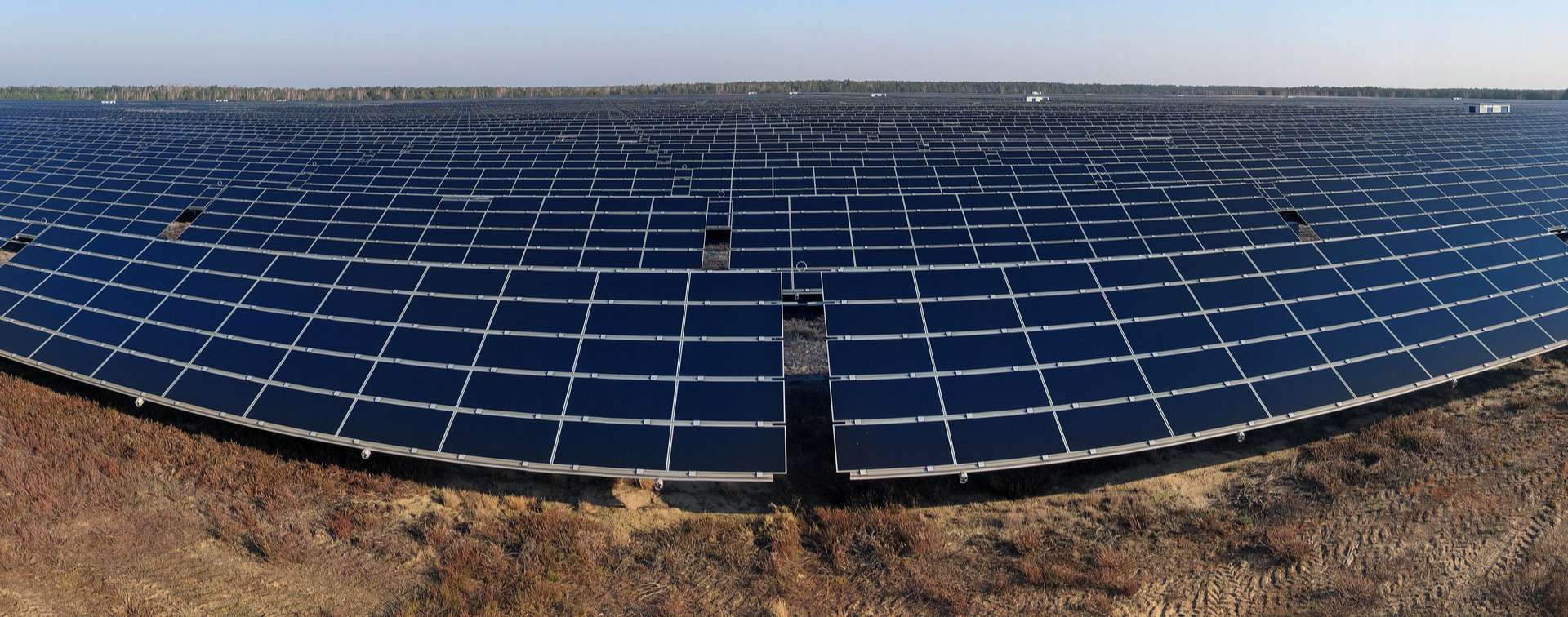 Photovoltaikanlage auf Ackerland, Freifläche